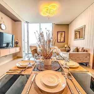 By Latinem Luxury 2br Holiday Cv B1309 Near Burj Khalifa دبي