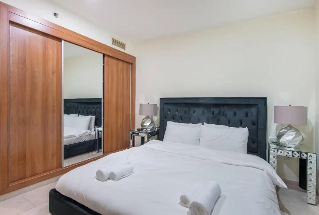 Scenic 2Br Near Beach In Princess Tower Marina Dubai